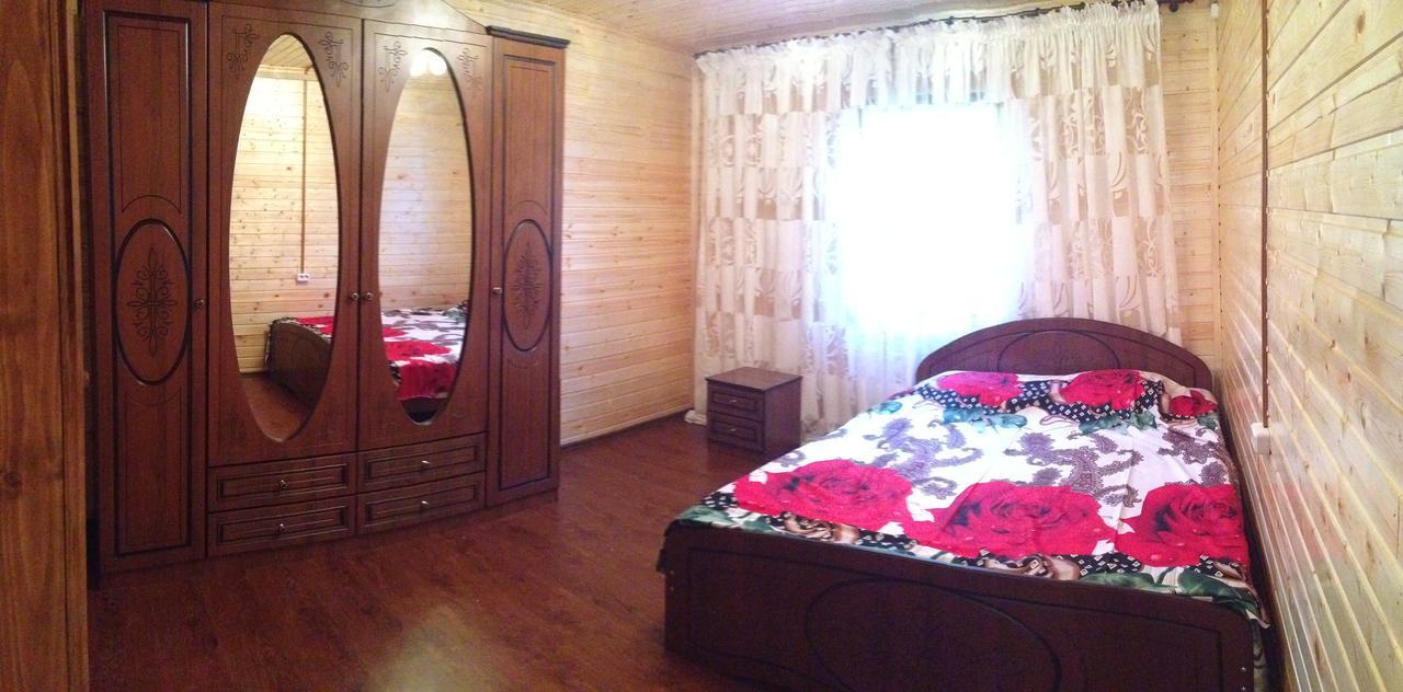 U Iriny Hotel Пицунда Екстериор снимка