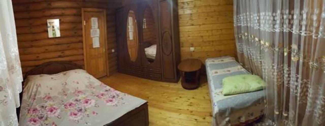 U Iriny Hotel Пицунда Екстериор снимка