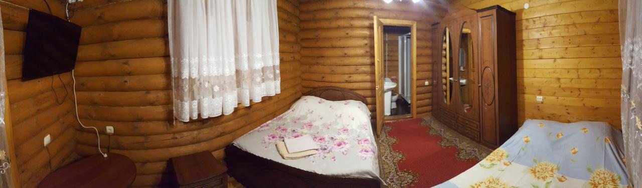 U Iriny Hotel Пицунда Екстериор снимка