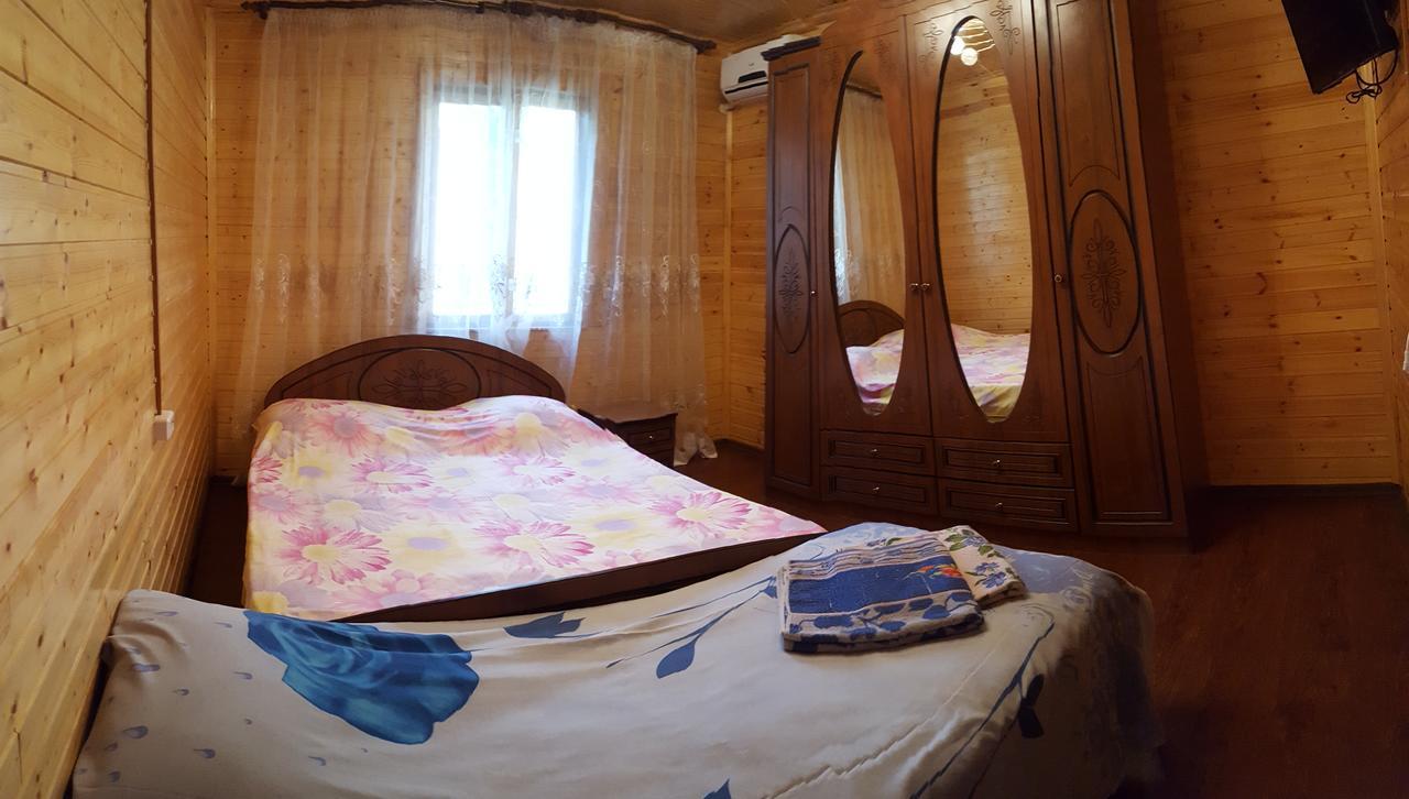 U Iriny Hotel Пицунда Екстериор снимка
