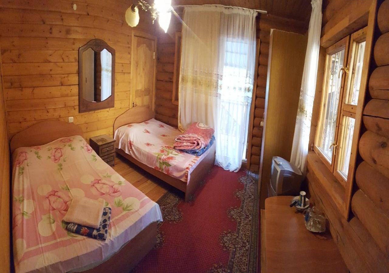 U Iriny Hotel Пицунда Екстериор снимка